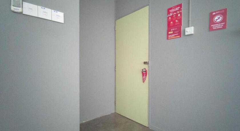 Koptel Budget Hotel Κουτσίνγκ Εξωτερικό φωτογραφία