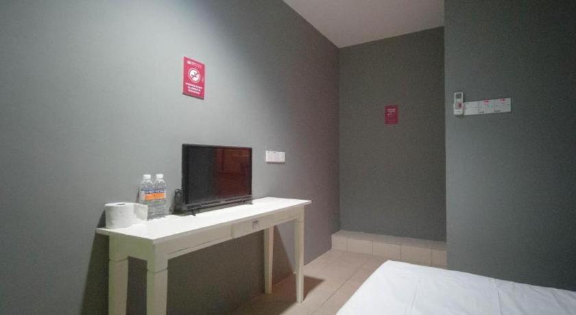 Koptel Budget Hotel Κουτσίνγκ Εξωτερικό φωτογραφία